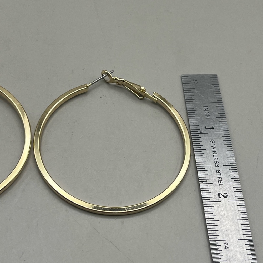 Elegant Gold Tone Hoop Earrings -Classic Statement Jewelry Luxury Fashion Style - Picture 4 of 4